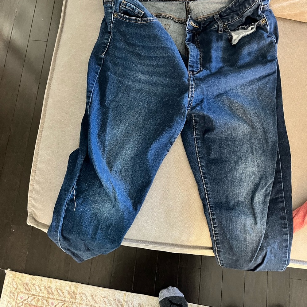 Jessica Simpson Blue Ankle Cropped Jeans with Distressed Look